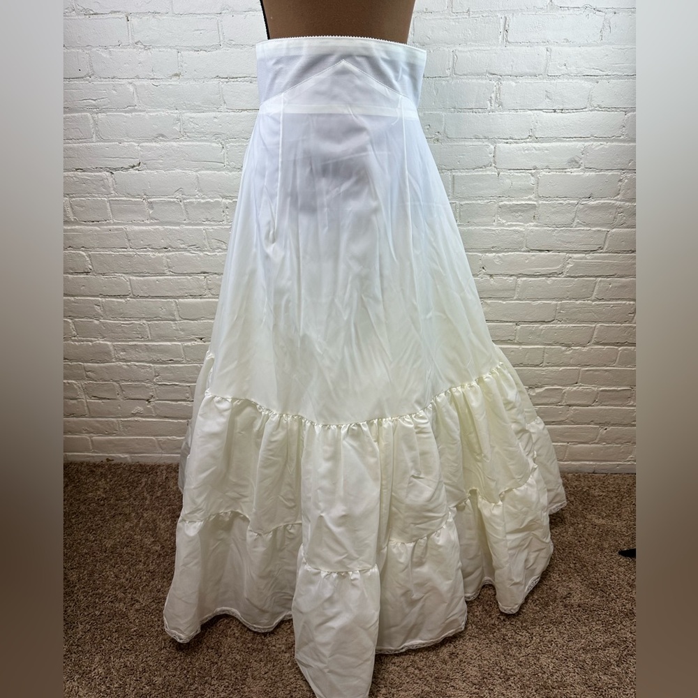 Vintage Crinoline Petticoat Lined for prom/wedding dress. Street sz 6.
